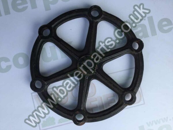 Massey Ferguson Pick Up Spacer Plate_x000D_n_x000D_nEquivalent to OEM:  584482M1_x000D_n_x000D_nSpare part will fit - 128