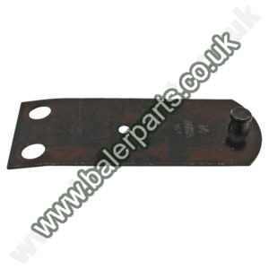 Blade Holder_x000D_n_x000D_nEquivalent to OEM:  121879 121727 105070900_x000D_n_x000D_nSpare part will fit - KM 166