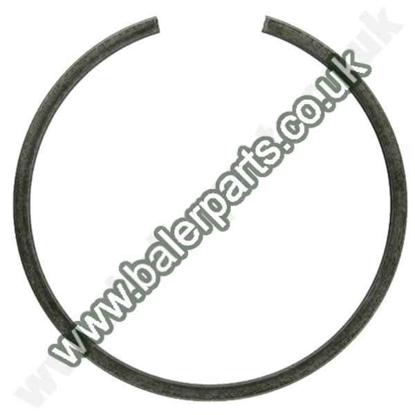 Mower Circlip_x000D_n_x000D_nEquivalent to OEM:  81104576_x000D_n_x000D_nSpare part will fit - Various