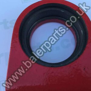 New Holland Centre Bearing Casting_x000D_n_x000D_nEquivalent to OEM:  544146 80544146_x000D_n_x000D_nSpare part will fit - 200