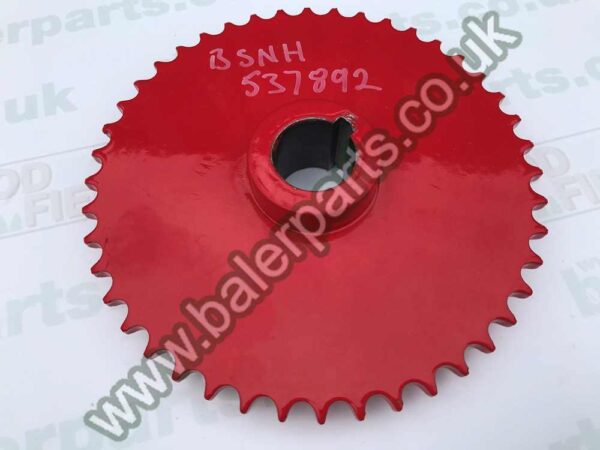 New Holland Pick Up Drive Sprocket_x000D_n_x000D_nEquivalent to OEM:  537892_x000D_n_x000D_nSpare part will fit - 376 377