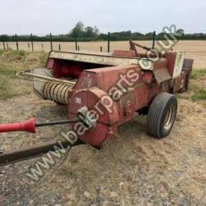 International 440 baler